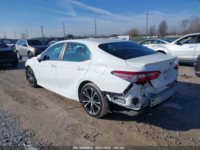 Photo 2 VIN: 4T1B11HK0JU056754 - TOYOTA CAMRY 