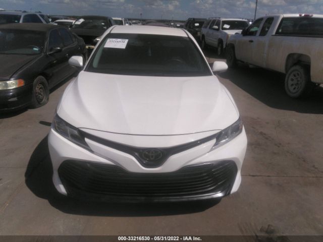 Photo 5 VIN: 4T1B11HK0JU058150 - TOYOTA CAMRY 