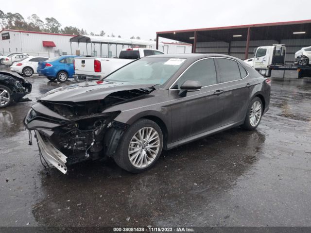 Photo 1 VIN: 4T1B11HK0JU100817 - TOYOTA CAMRY 