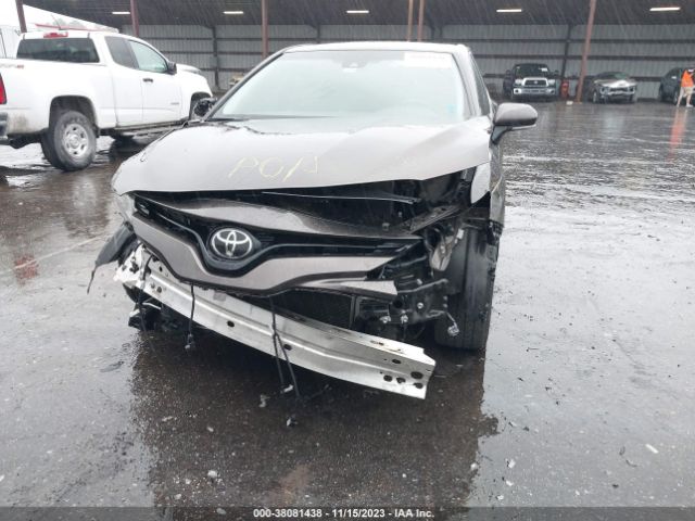 Photo 5 VIN: 4T1B11HK0JU100817 - TOYOTA CAMRY 