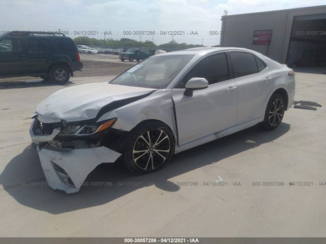 Photo 1 VIN: 4T1B11HK0JU104656 - TOYOTA CAMRY 