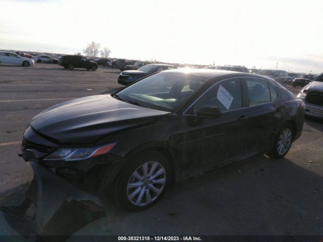 Photo 1 VIN: 4T1B11HK0JU105855 - TOYOTA CAMRY 