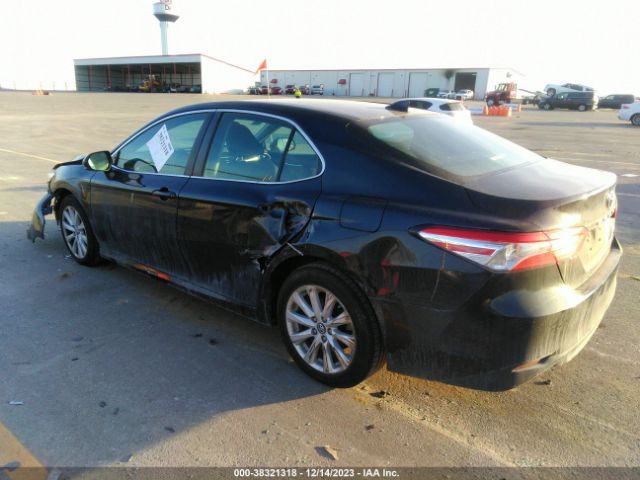 Photo 2 VIN: 4T1B11HK0JU105855 - TOYOTA CAMRY 