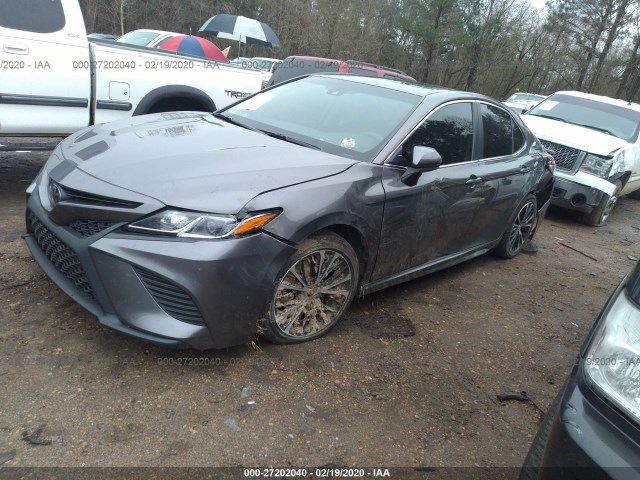 Photo 1 VIN: 4T1B11HK0JU111719 - TOYOTA CAMRY 