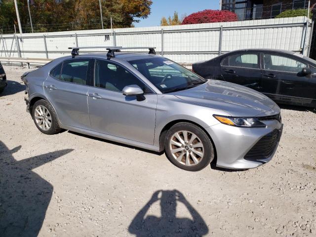 Photo 3 VIN: 4T1B11HK0JU112305 - TOYOTA CAMRY L 