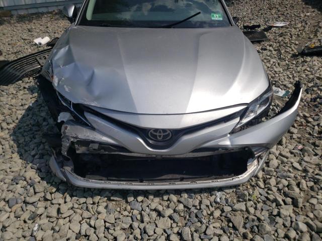 Photo 10 VIN: 4T1B11HK0JU118007 - TOYOTA CAMRY 