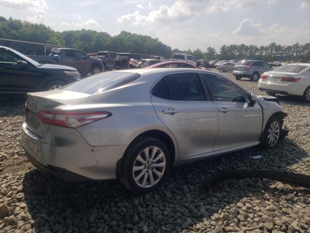 Photo 2 VIN: 4T1B11HK0JU118007 - TOYOTA CAMRY 