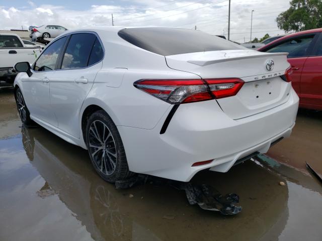 Photo 2 VIN: 4T1B11HK0JU119688 - TOYOTA CAMRY L 