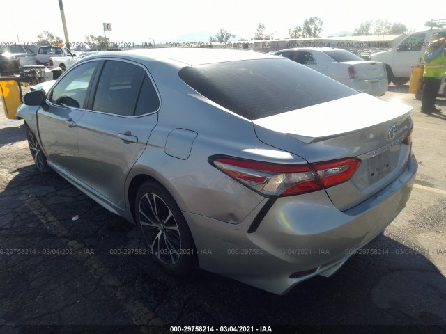 Photo 2 VIN: 4T1B11HK0JU129265 - TOYOTA CAMRY 