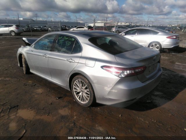 Photo 2 VIN: 4T1B11HK0JU132781 - TOYOTA CAMRY 