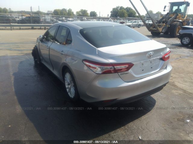 Photo 2 VIN: 4T1B11HK0JU139438 - TOYOTA CAMRY 