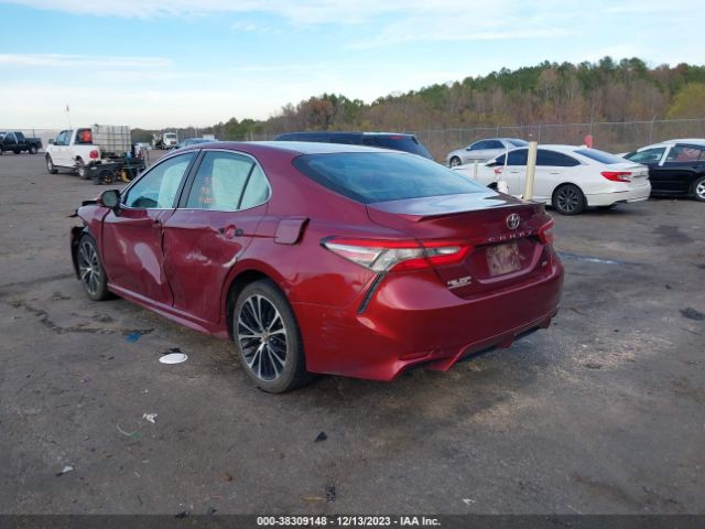 Photo 2 VIN: 4T1B11HK0JU500456 - TOYOTA CAMRY 