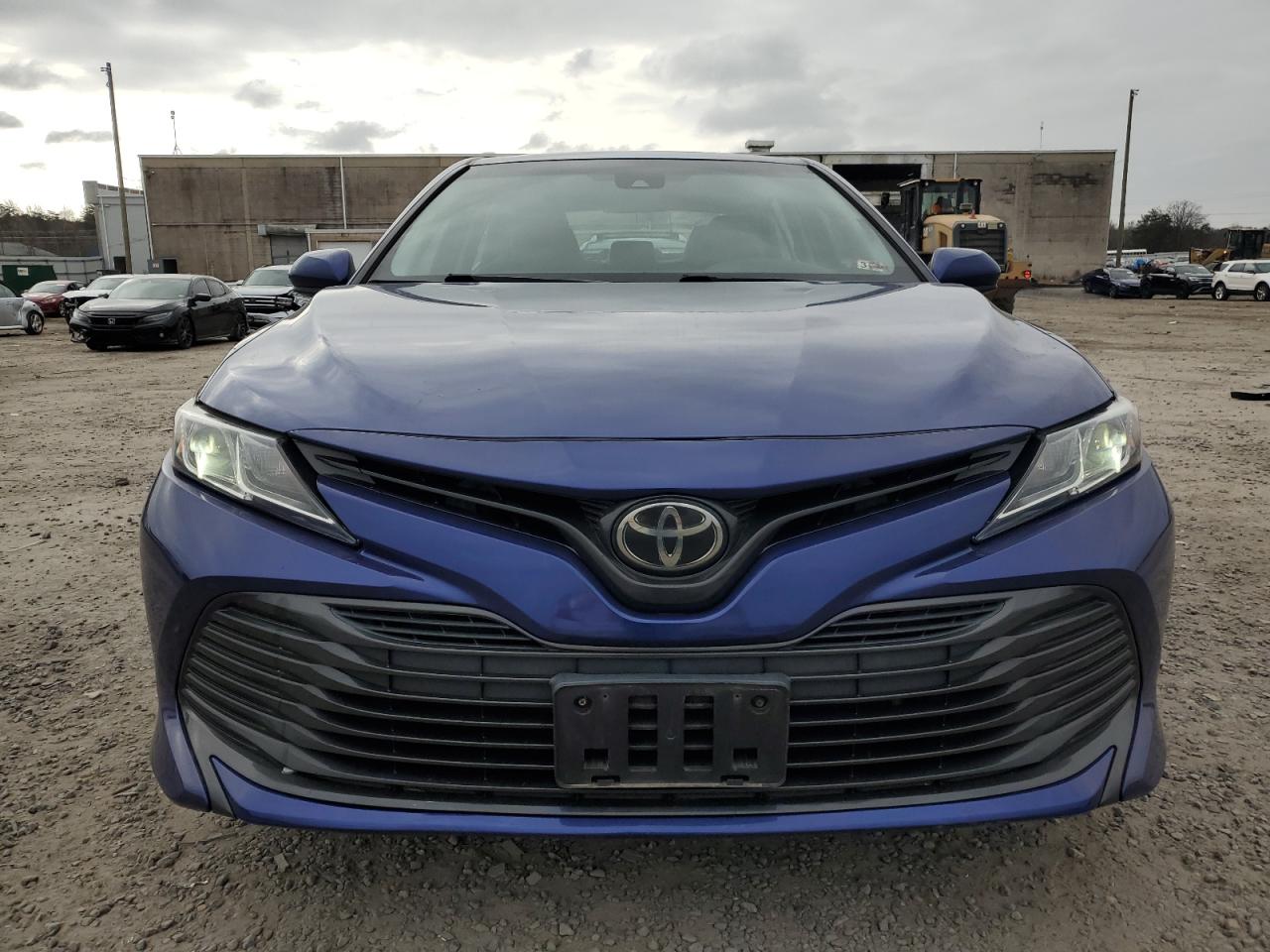 Photo 4 VIN: 4T1B11HK0JU514888 - TOYOTA CAMRY 