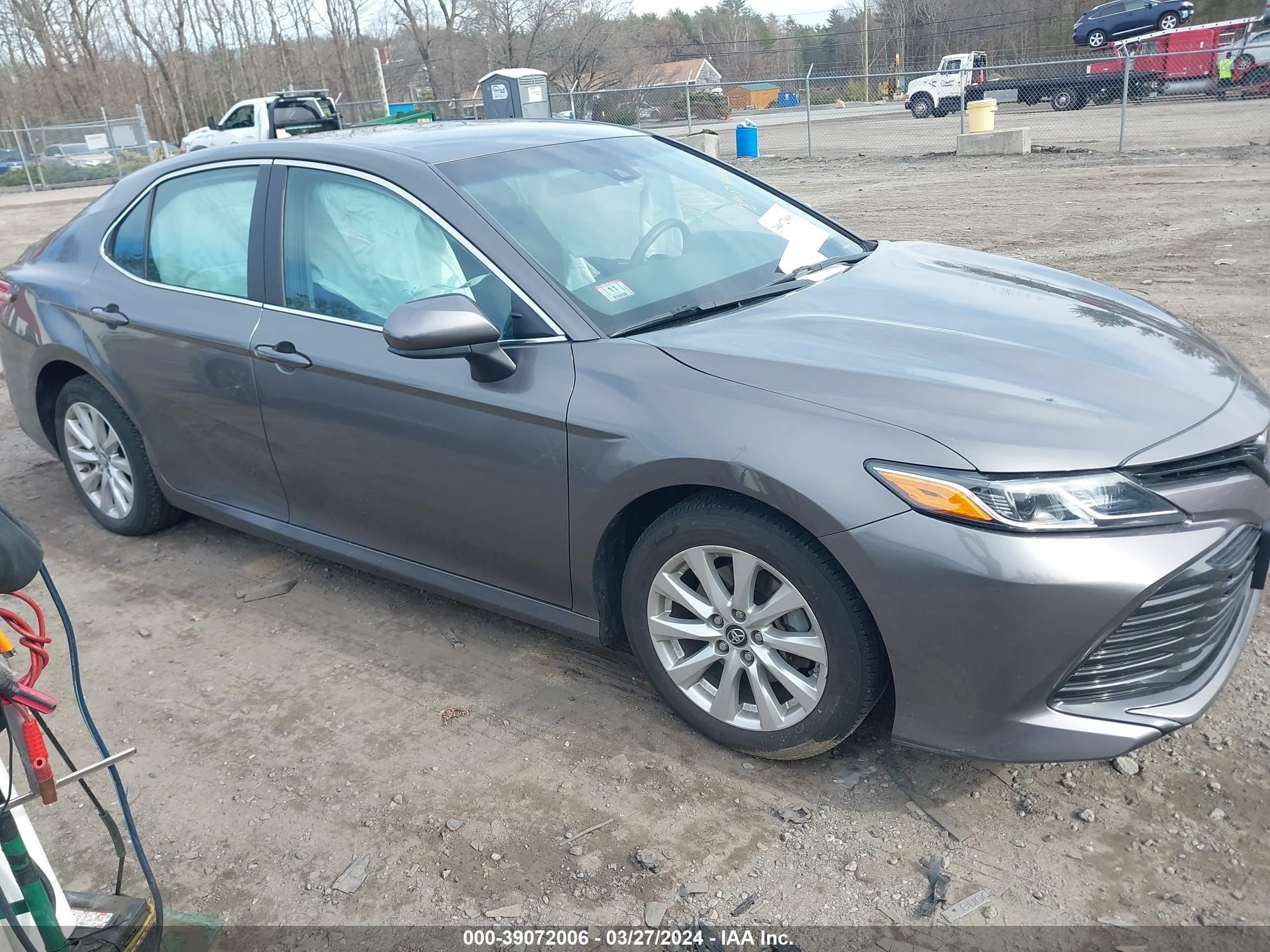 Photo 12 VIN: 4T1B11HK0JU526216 - TOYOTA CAMRY 