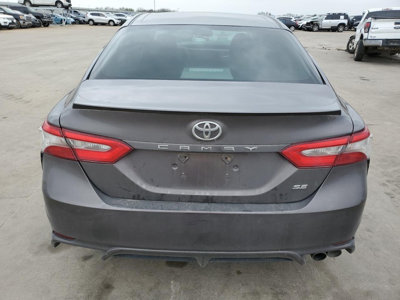 Photo 5 VIN: 4T1B11HK0JU530962 - TOYOTA CAMRY 