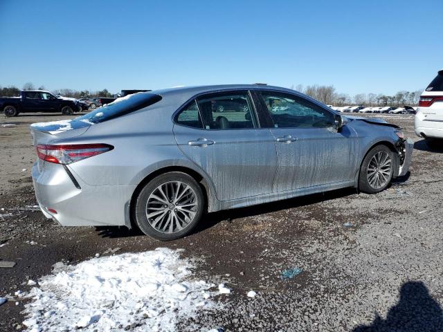 Photo 2 VIN: 4T1B11HK0JU531867 - TOYOTA CAMRY 