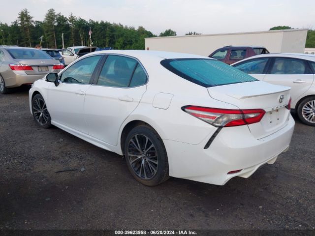 Photo 2 VIN: 4T1B11HK0JU551827 - TOYOTA CAMRY 