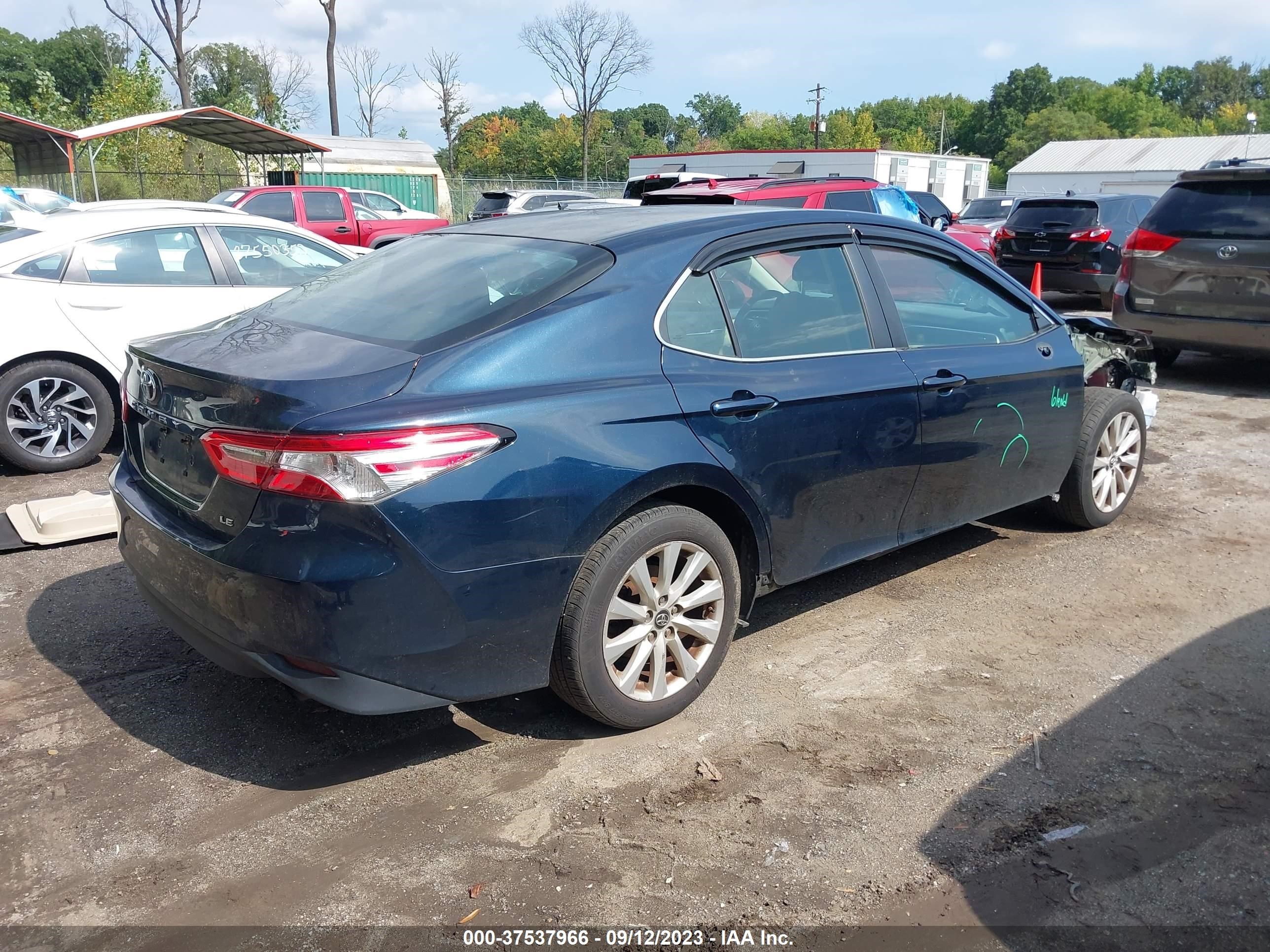 Photo 3 VIN: 4T1B11HK0JU568790 - TOYOTA CAMRY 