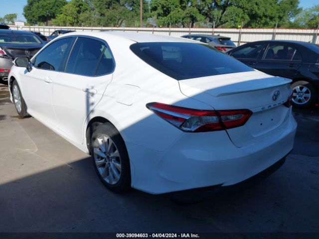 Photo 2 VIN: 4T1B11HK0JU576503 - TOYOTA CAMRY 