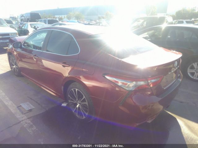 Photo 2 VIN: 4T1B11HK0JU581636 - TOYOTA CAMRY 