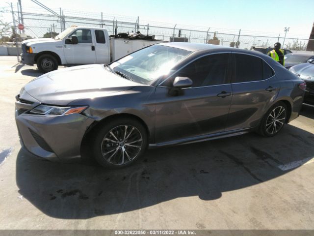 Photo 1 VIN: 4T1B11HK0JU587341 - TOYOTA CAMRY 