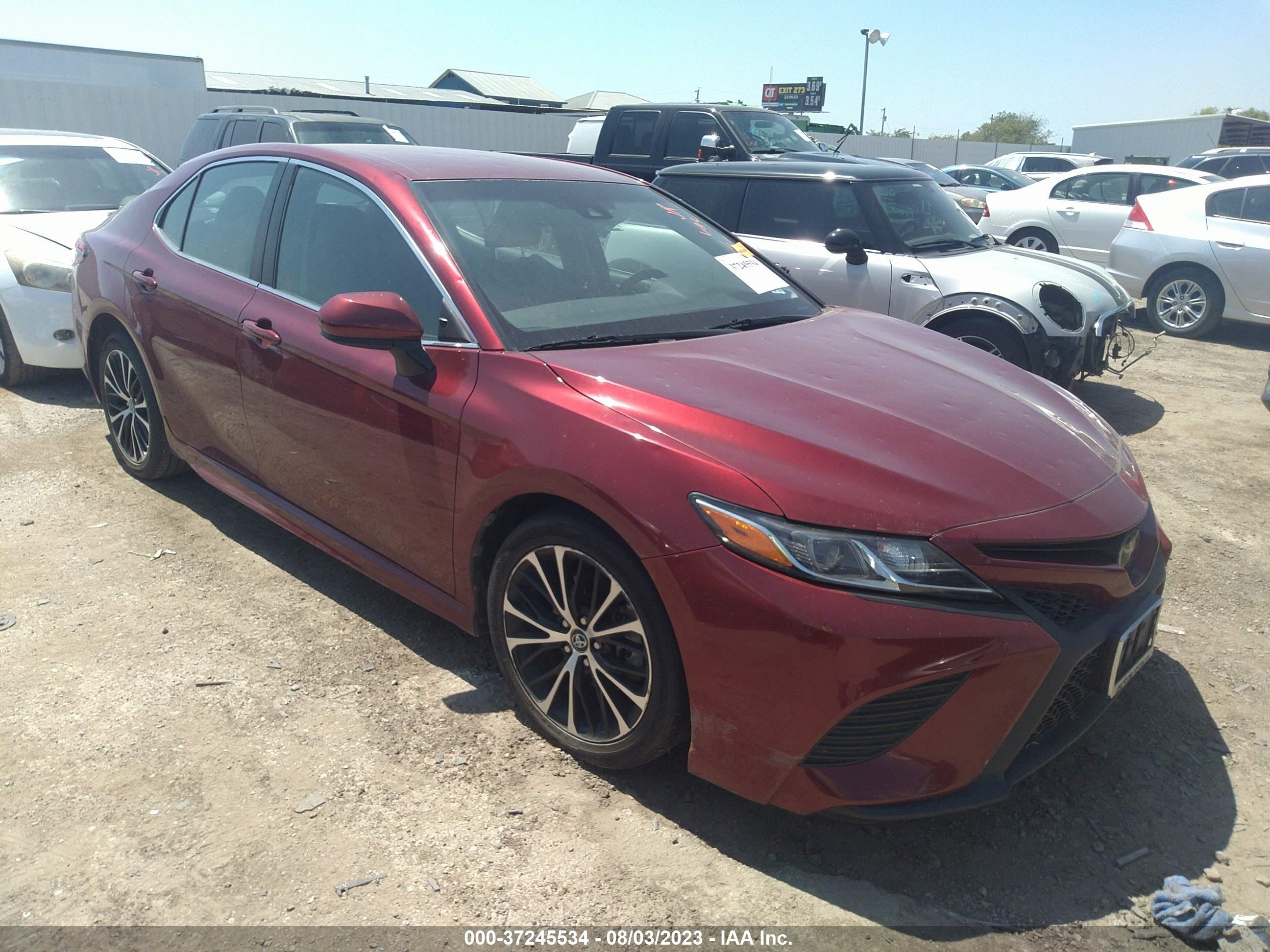 Photo 0 VIN: 4T1B11HK0JU597755 - TOYOTA CAMRY 