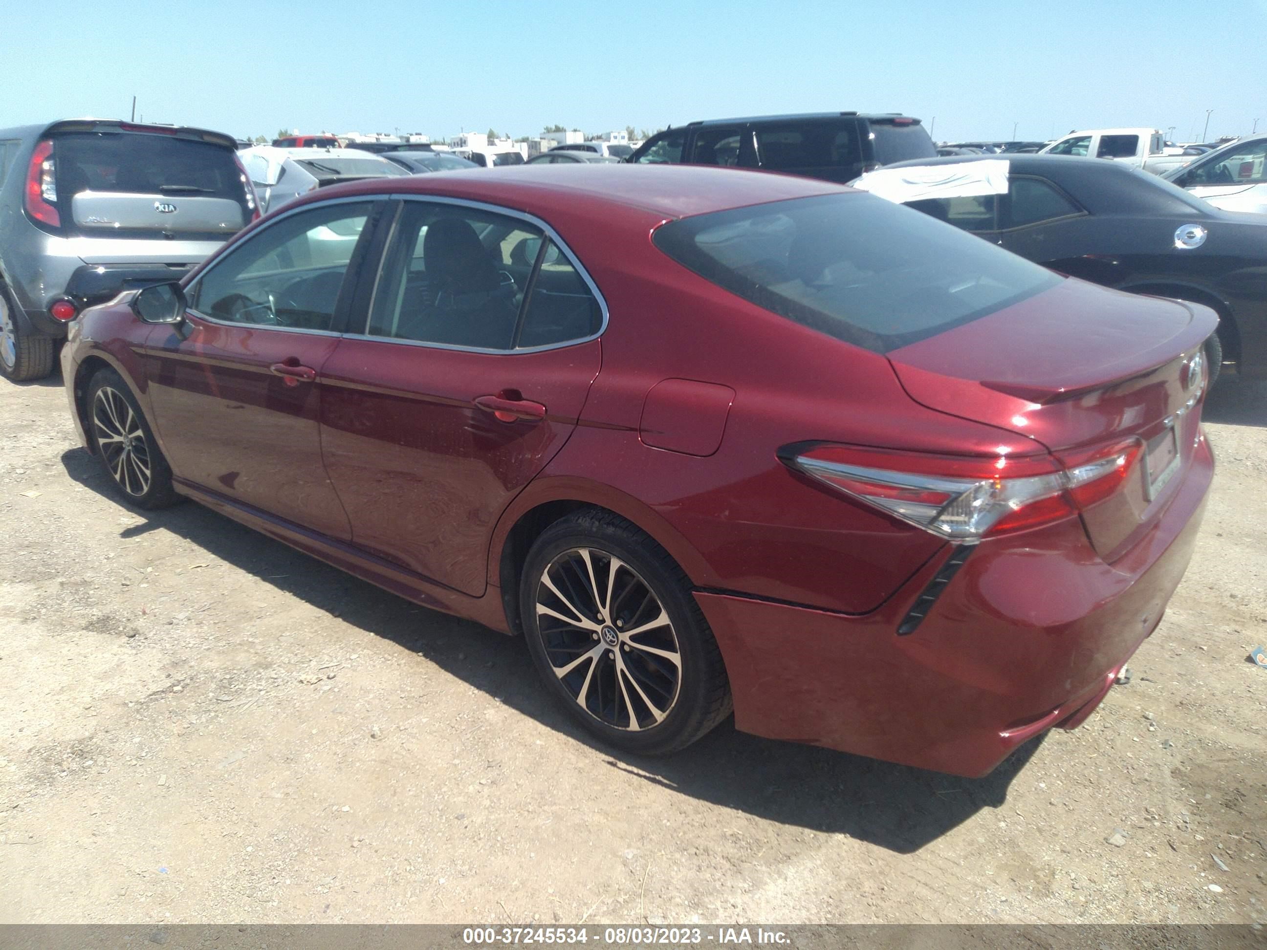 Photo 2 VIN: 4T1B11HK0JU597755 - TOYOTA CAMRY 