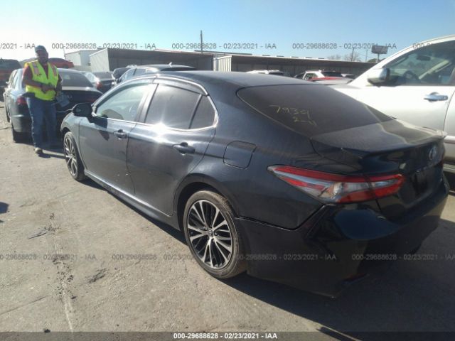 Photo 2 VIN: 4T1B11HK0JU597934 - TOYOTA CAMRY 