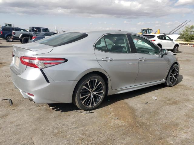 Photo 2 VIN: 4T1B11HK0JU608138 - TOYOTA CAMRY L 