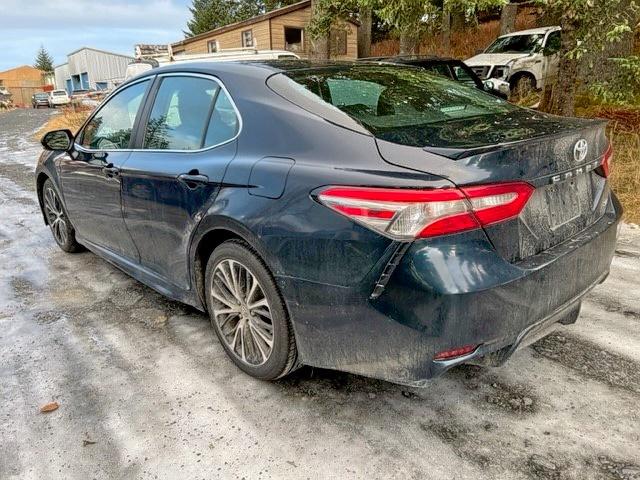 Photo 2 VIN: 4T1B11HK0JU608902 - TOYOTA CAMRY SE 