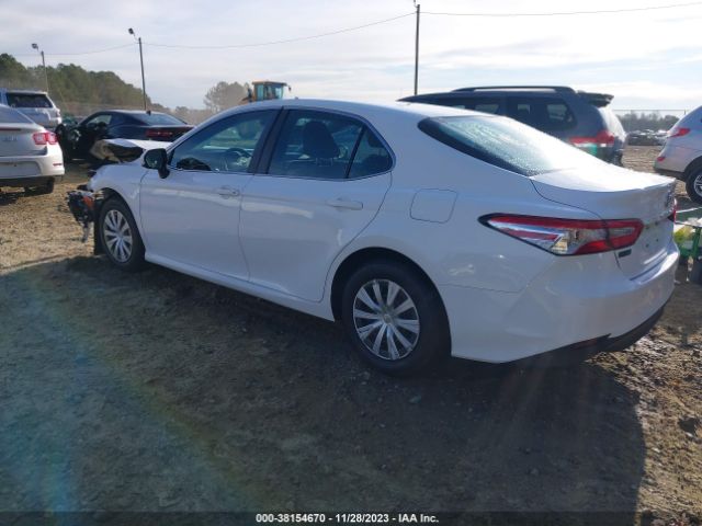 Photo 2 VIN: 4T1B11HK0JU614618 - TOYOTA CAMRY 