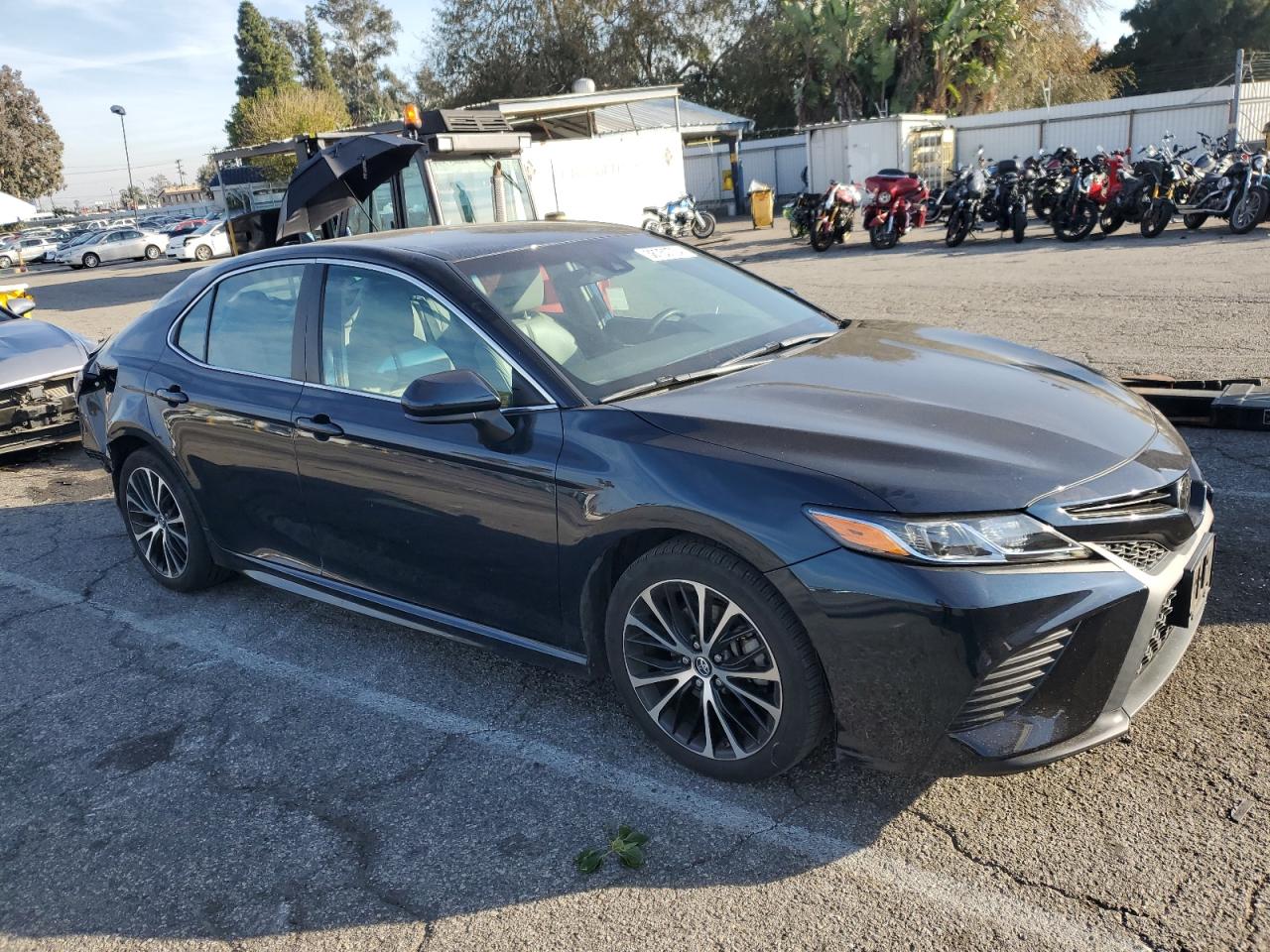 Photo 3 VIN: 4T1B11HK0JU614716 - TOYOTA CAMRY 