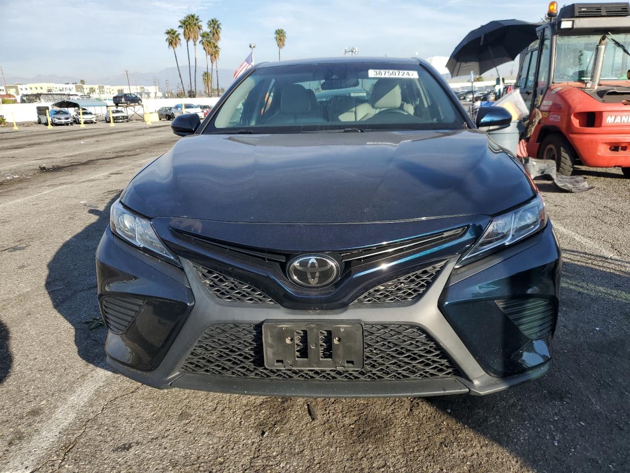 Photo 4 VIN: 4T1B11HK0JU614716 - TOYOTA CAMRY 