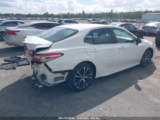 Photo 3 VIN: 4T1B11HK0JU617230 - TOYOTA CAMRY 