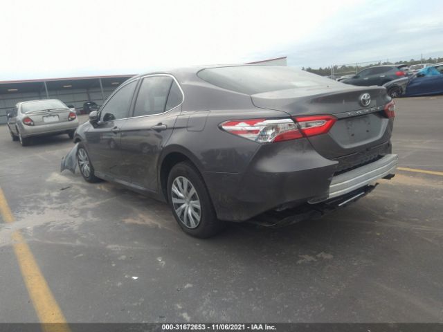 Photo 2 VIN: 4T1B11HK0JU617339 - TOYOTA CAMRY 