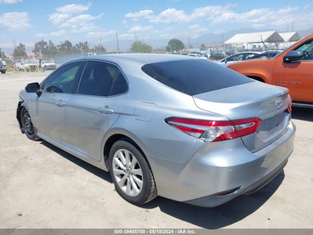 Photo 2 VIN: 4T1B11HK0JU620449 - TOYOTA CAMRY 