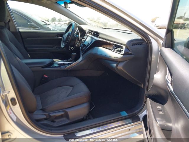 Photo 4 VIN: 4T1B11HK0JU620449 - TOYOTA CAMRY 