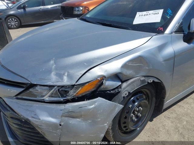 Photo 5 VIN: 4T1B11HK0JU620449 - TOYOTA CAMRY 