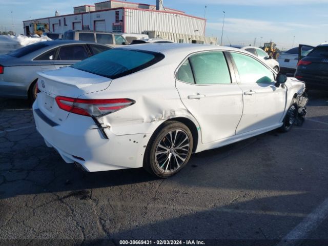 Photo 3 VIN: 4T1B11HK0JU627174 - TOYOTA CAMRY 