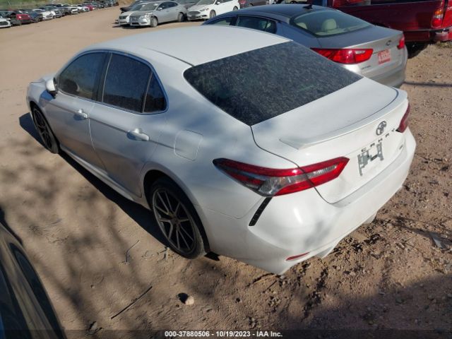 Photo 2 VIN: 4T1B11HK0JU646369 - TOYOTA CAMRY 