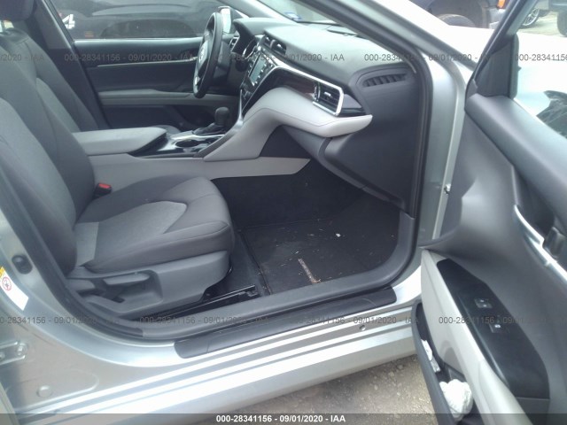 Photo 4 VIN: 4T1B11HK0JU648168 - TOYOTA CAMRY 