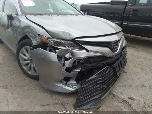 Photo 5 VIN: 4T1B11HK0JU648168 - TOYOTA CAMRY 