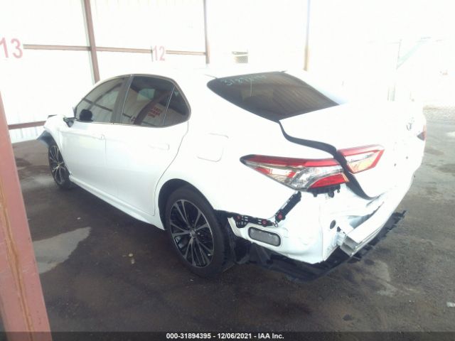 Photo 2 VIN: 4T1B11HK0JU648350 - TOYOTA CAMRY 