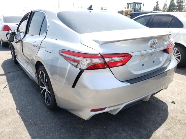 Photo 2 VIN: 4T1B11HK0JU657811 - TOYOTA CAMRY L 