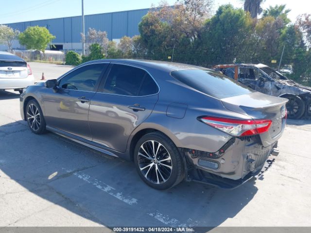 Photo 2 VIN: 4T1B11HK0JU661454 - TOYOTA CAMRY 