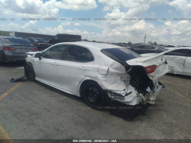 Photo 2 VIN: 4T1B11HK0JU664094 - TOYOTA CAMRY 