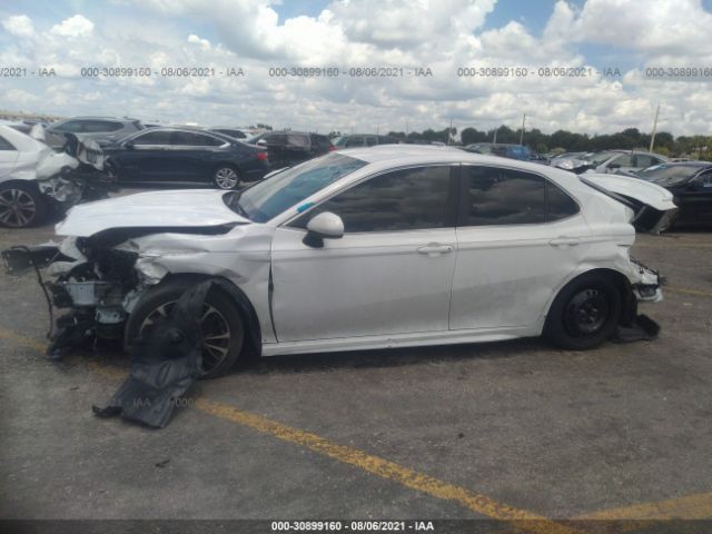 Photo 5 VIN: 4T1B11HK0JU664094 - TOYOTA CAMRY 