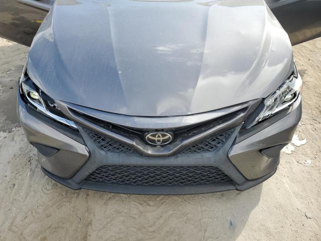 Photo 10 VIN: 4T1B11HK0JU665679 - TOYOTA CAMRY 