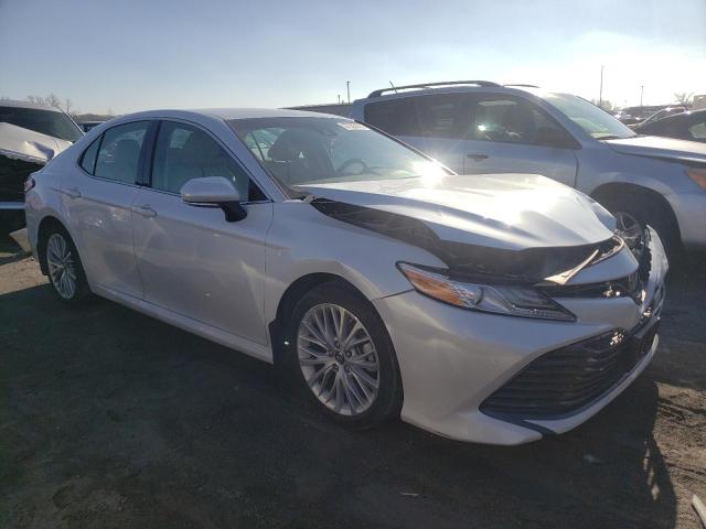 Photo 3 VIN: 4T1B11HK0JU666816 - TOYOTA CAMRY L 