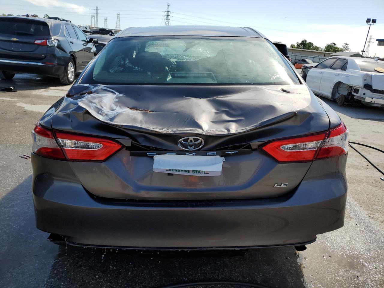 Photo 5 VIN: 4T1B11HK0JU670395 - TOYOTA CAMRY 